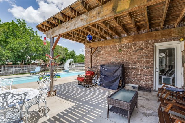 2501 Great Bear Lane, Denton, TX 76210