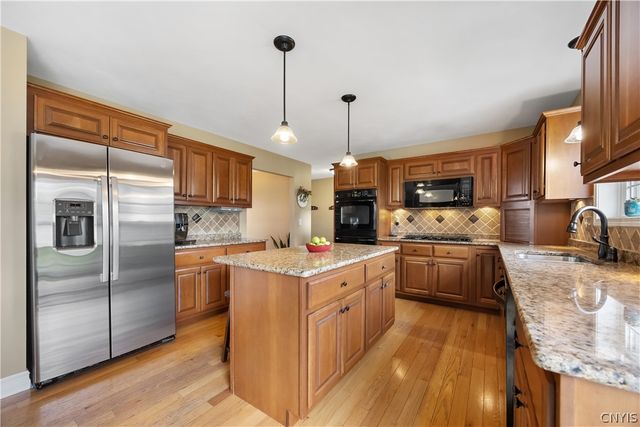 114 Willow Tree, Oneida, NY 13421
