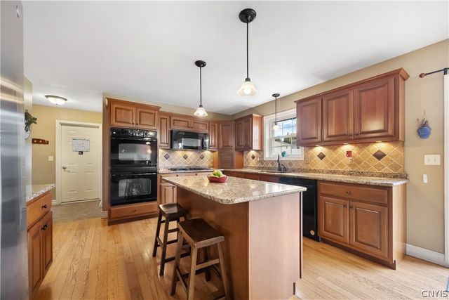 114 Willow Tree, Oneida, NY 13421