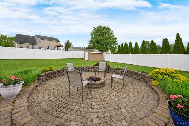114 Willow Tree, Oneida, NY 13421