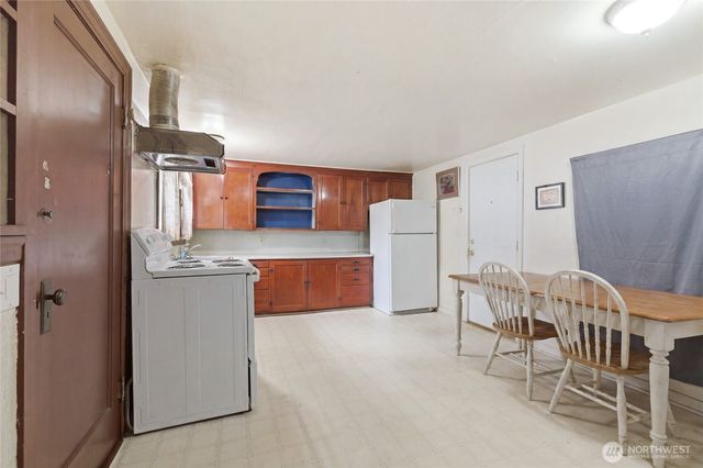 1529 -1529 NE 150th Street, Shoreline, WA 98155