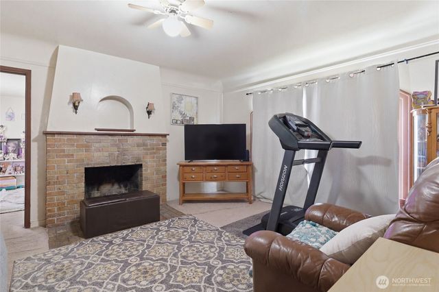 1529 -1529 NE 150th Street, Shoreline, WA 98155