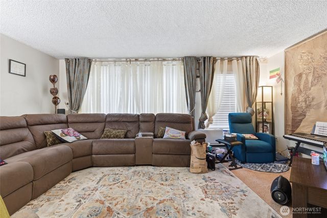 1529 -1529 NE 150th Street, Shoreline, WA 98155