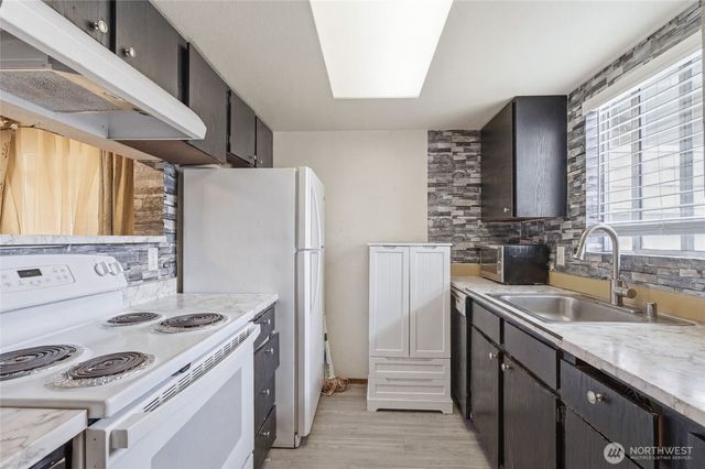 1529 -1529 NE 150th Street, Shoreline, WA 98155
