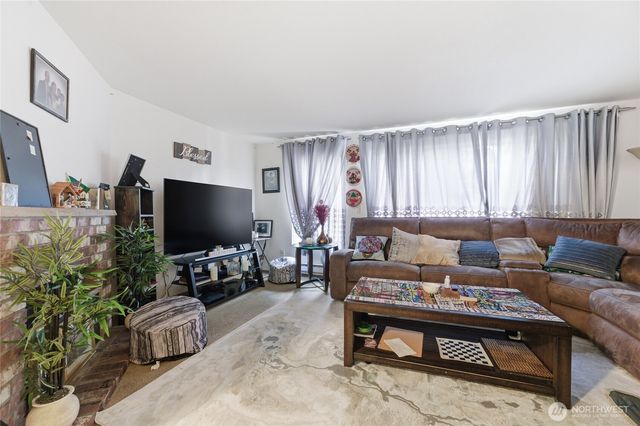 1529 -1529 NE 150th Street, Shoreline, WA 98155