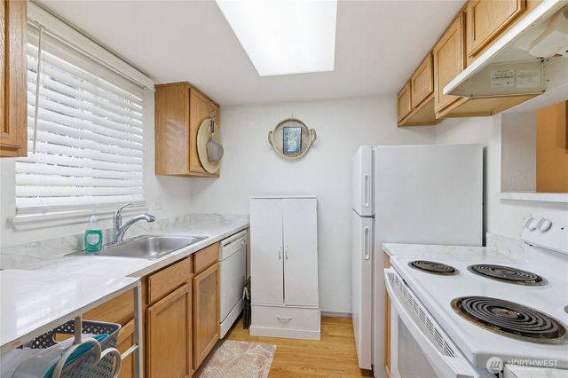 1529 -1529 NE 150th Street, Shoreline, WA 98155