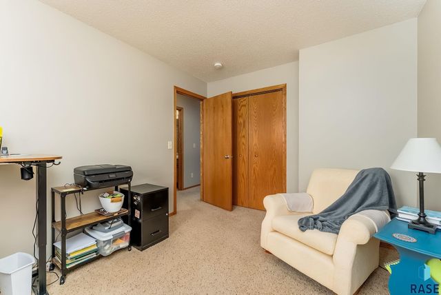 3901 S Stanford Ave Avenue, Sioux Falls, SD 57106