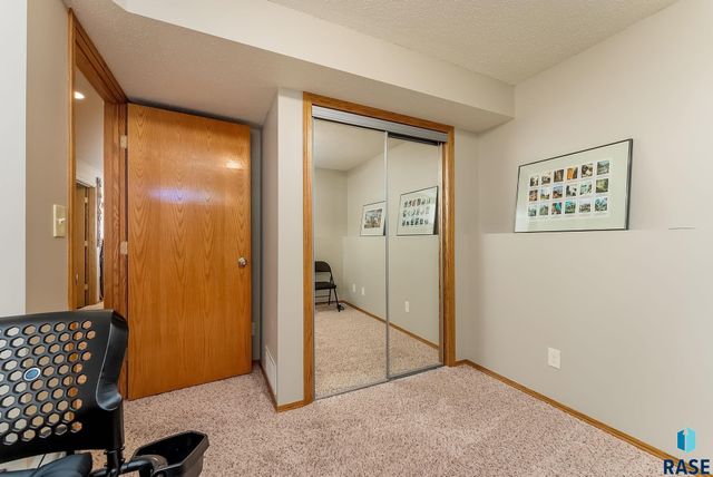 3901 S Stanford Ave Avenue, Sioux Falls, SD 57106