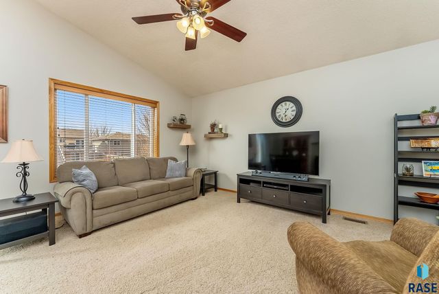 3901 S Stanford Ave Avenue, Sioux Falls, SD 57106