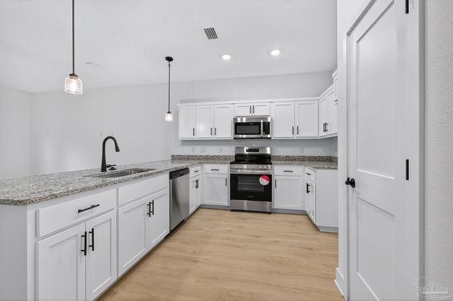 1956 Highland Ridge Ct 4B, Pensacola, FL 32534