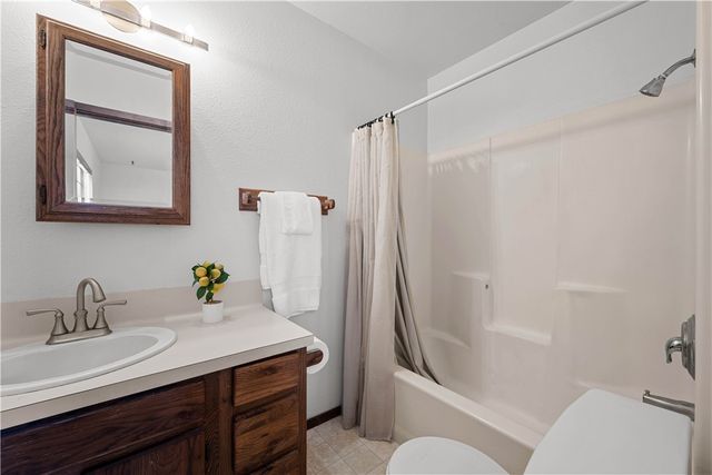 606 N Seventh St, Fulton, TX 78358