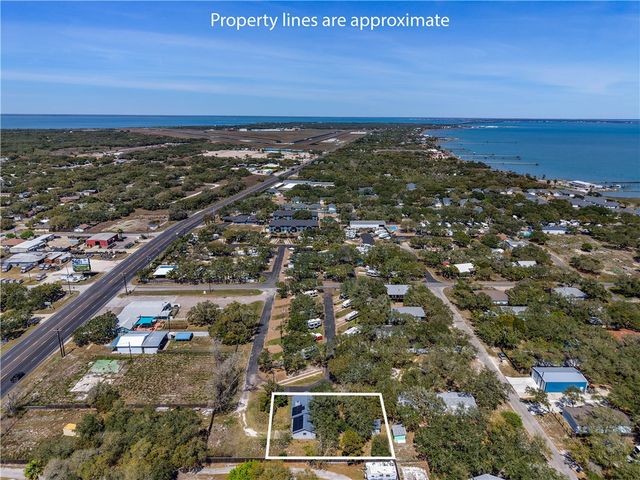 606 N Seventh St, Fulton, TX 78358