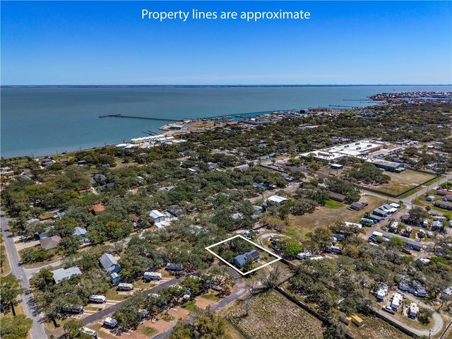 606 N Seventh St, Fulton, TX 78358