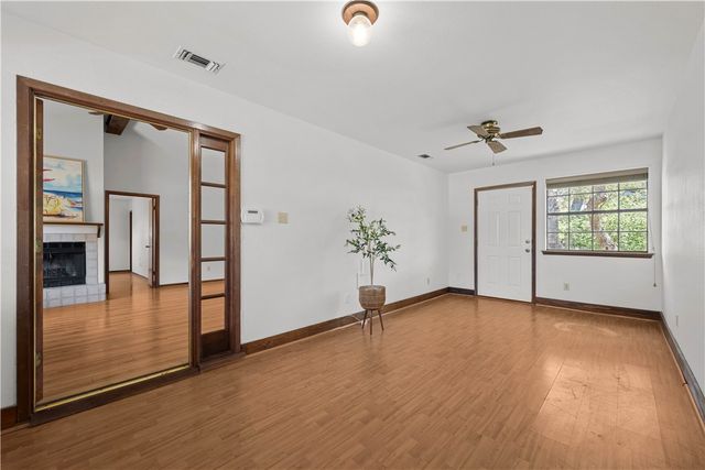 606 N Seventh St, Fulton, TX 78358