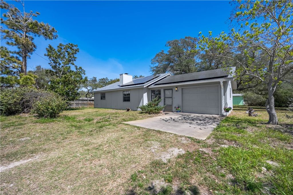 606 N Seventh St, Fulton, TX 78358