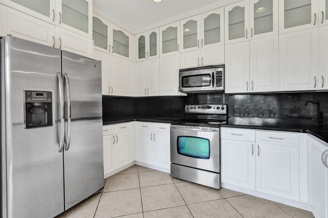 10902 Tamoron Lane, Boca Raton, FL 33498