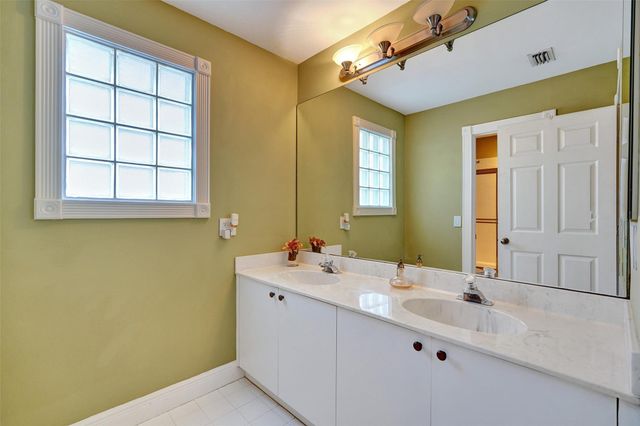 10902 Tamoron Lane, Boca Raton, FL 33498