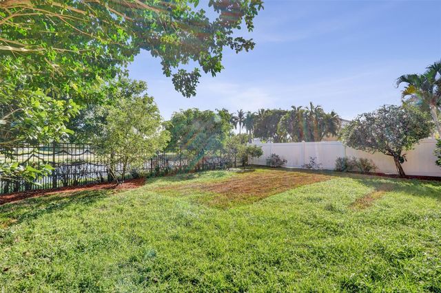 10902 Tamoron Lane, Boca Raton, FL 33498