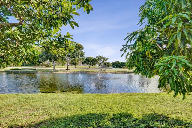 10902 Tamoron Lane, Boca Raton, FL 33498