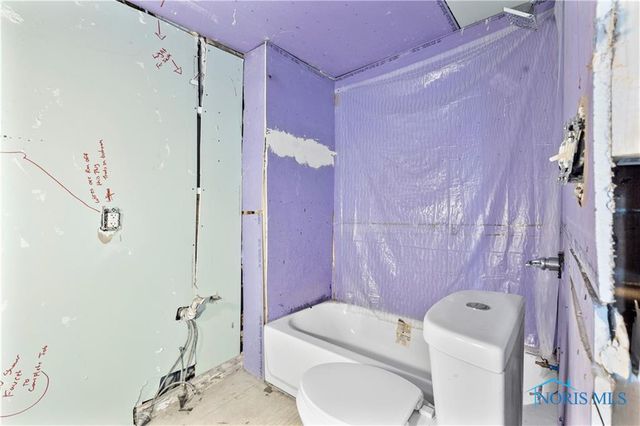 2056 Fairfax Road, Toledo, OH 43613