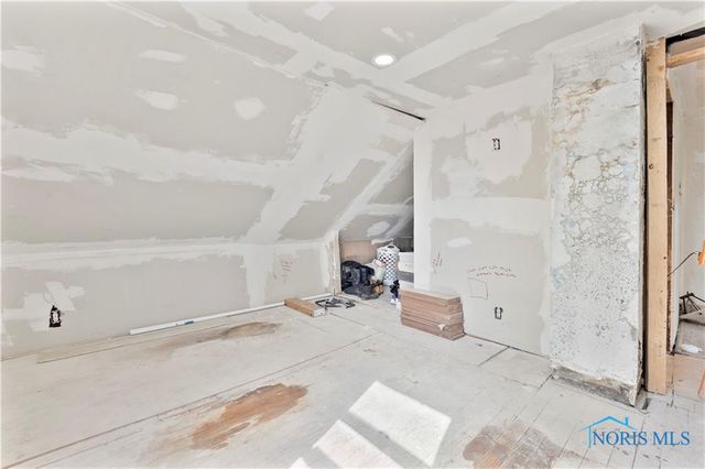 2056 Fairfax Road, Toledo, OH 43613