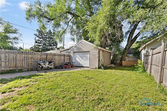 2056 Fairfax Road, Toledo, OH 43613