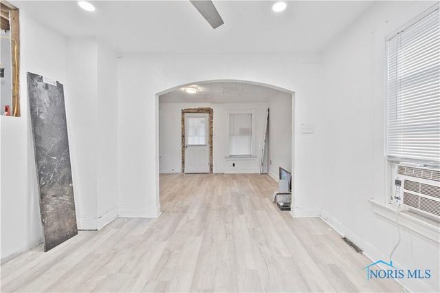 2056 Fairfax Road, Toledo, OH 43613