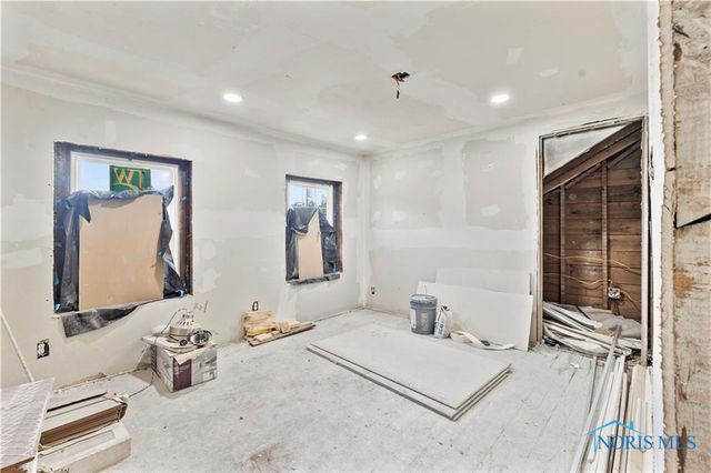 2056 Fairfax Road, Toledo, OH 43613