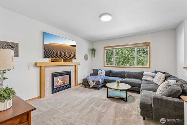 15816 84th Avenue NE, Kenmore, WA 98028