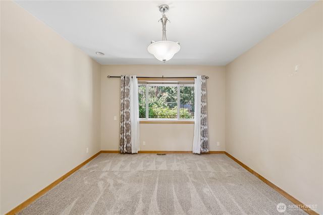 15816 84th Avenue NE, Kenmore, WA 98028