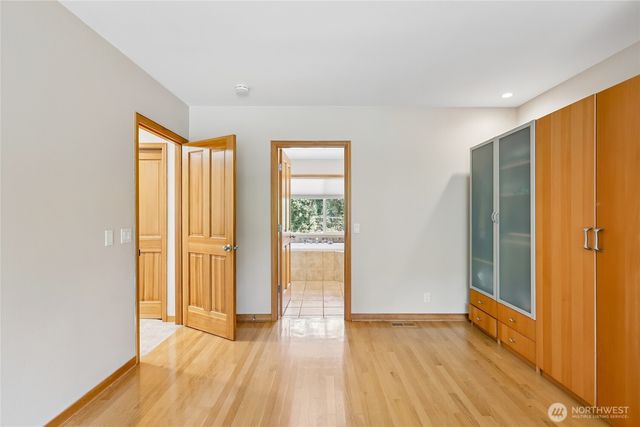 15816 84th Avenue NE, Kenmore, WA 98028