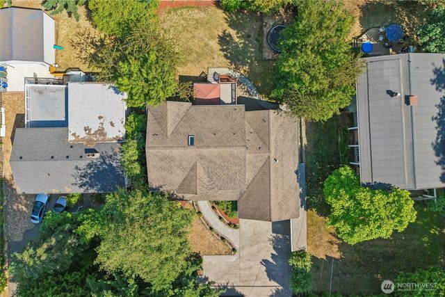 15816 84th Avenue NE, Kenmore, WA 98028