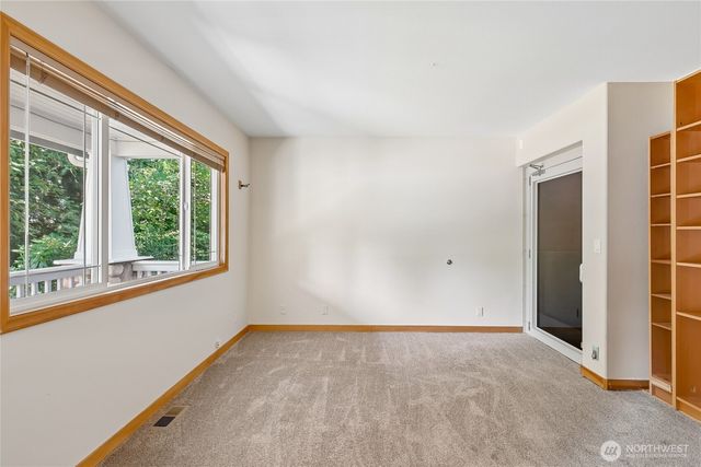 15816 84th Avenue NE, Kenmore, WA 98028