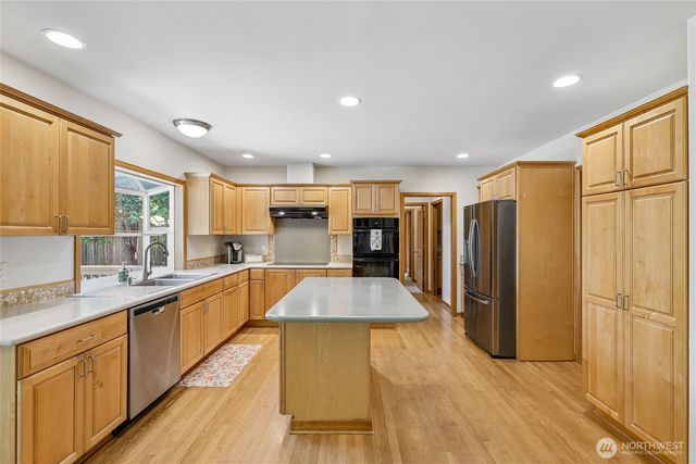 15816 84th Avenue NE, Kenmore, WA 98028