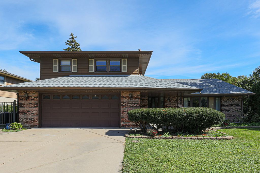 1601 N Rosetree Lane, Mount Prospect, IL 60056 — exterior