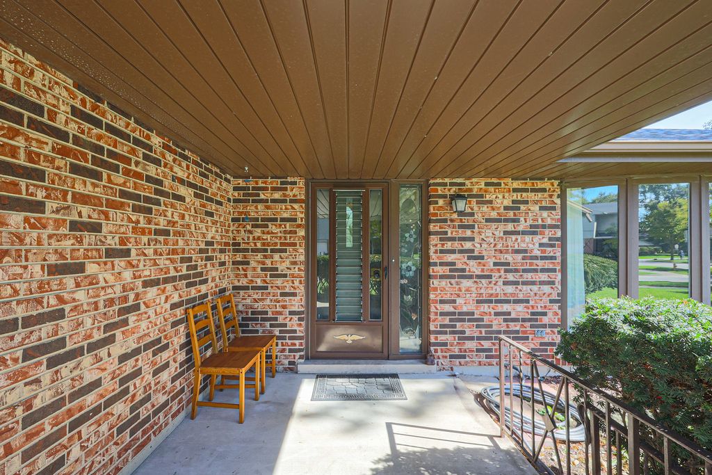1601 N Rosetree Lane, Mount Prospect, IL 60056 — photo 3