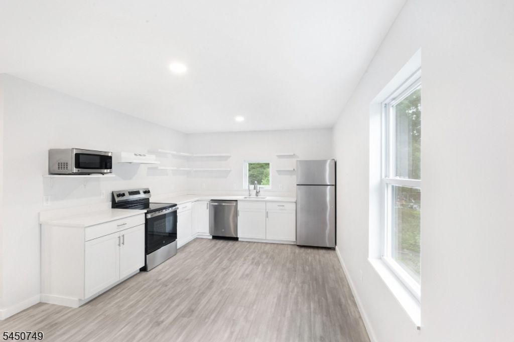33 Allamuchy Trl, Byram Twp., NJ 07821 — photo 2