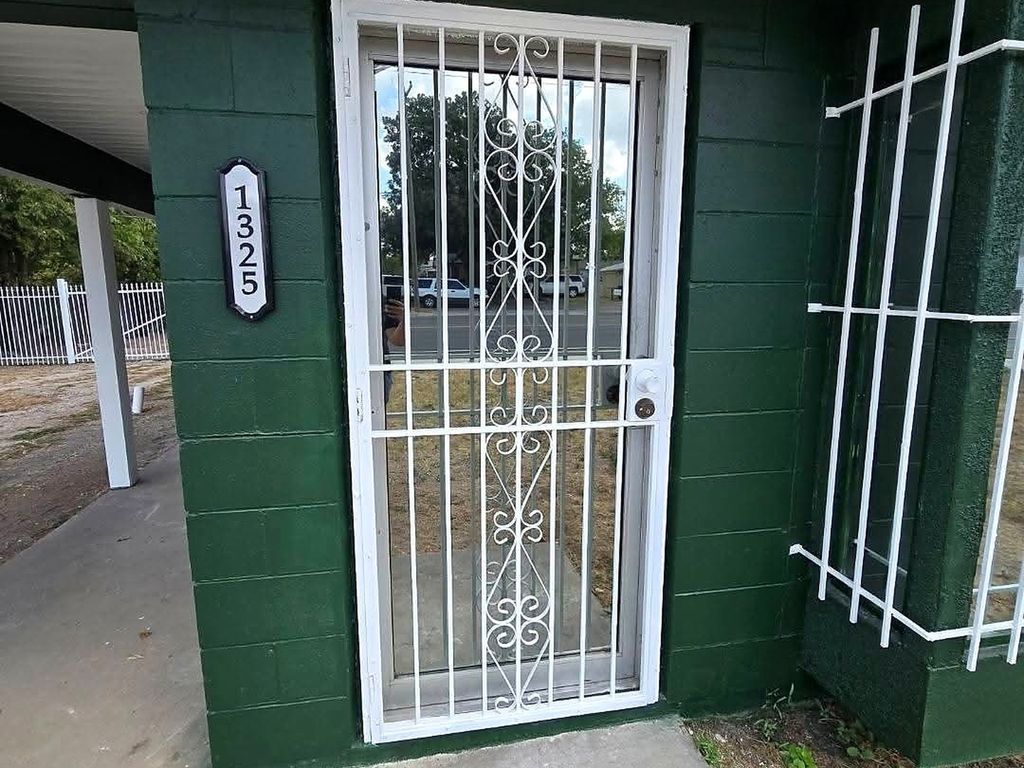 1325 S Riverside Drive, Fort Worth, TX 76104 — photo 2