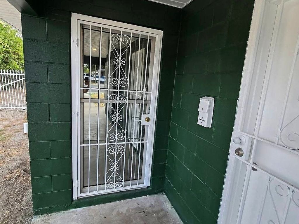1325 S Riverside Drive, Fort Worth, TX 76104 — photo 3
