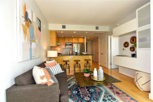 300 Bowie ST 1102, Austin, TX 78703