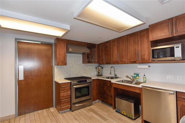 300 Bowie ST 1102, Austin, TX 78703