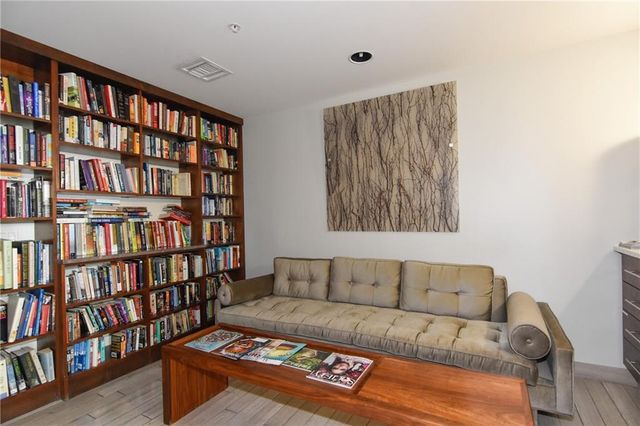 300 Bowie ST 1102, Austin, TX 78703