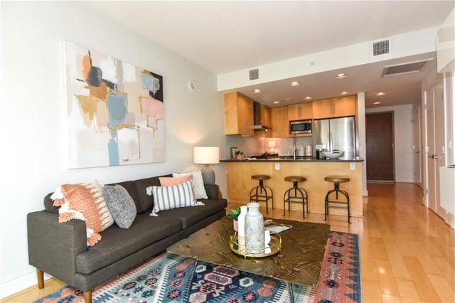 300 Bowie ST 1102, Austin, TX 78703