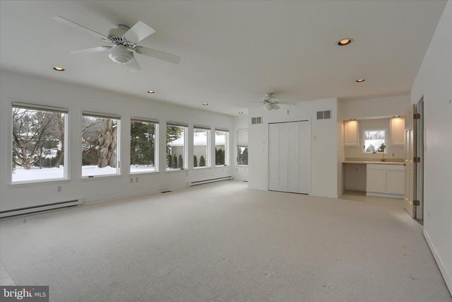 864 HILLTOP RD, Lemoyne, PA 17043