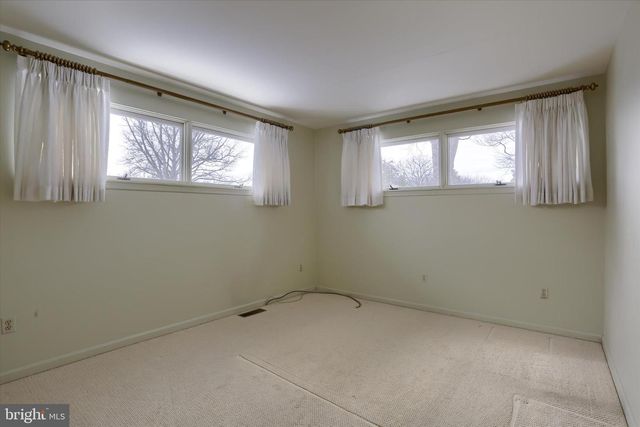 864 HILLTOP RD, Lemoyne, PA 17043