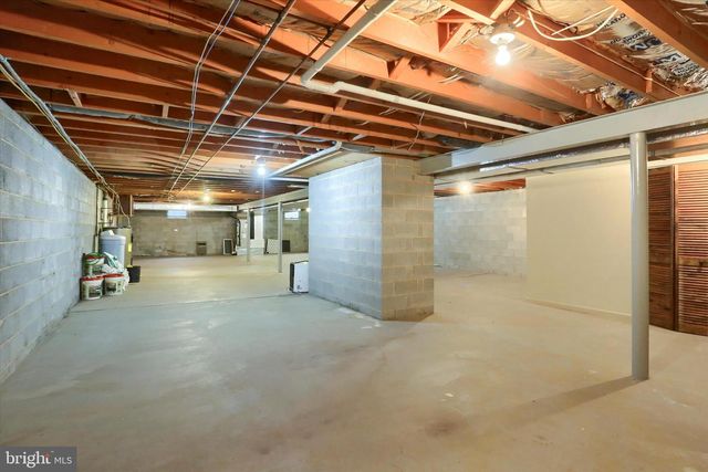 864 HILLTOP RD, Lemoyne, PA 17043