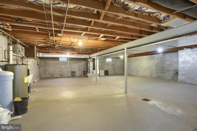 864 HILLTOP RD, Lemoyne, PA 17043