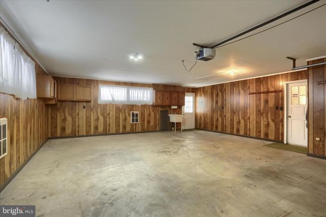 864 HILLTOP RD, Lemoyne, PA 17043