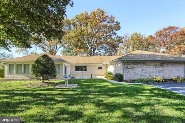 864 HILLTOP RD, Lemoyne, PA 17043