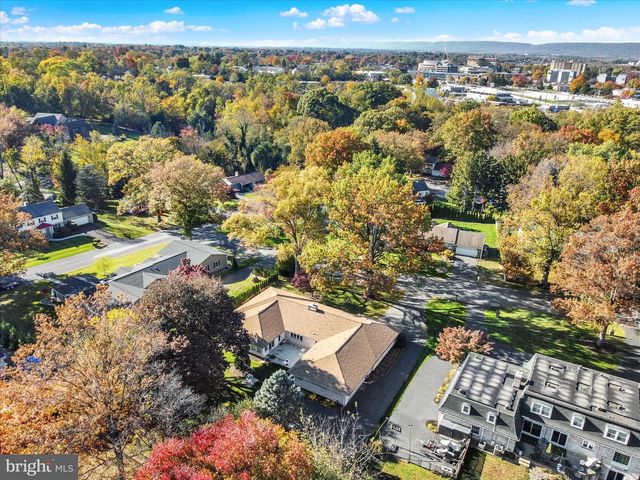 864 HILLTOP RD, Lemoyne, PA 17043